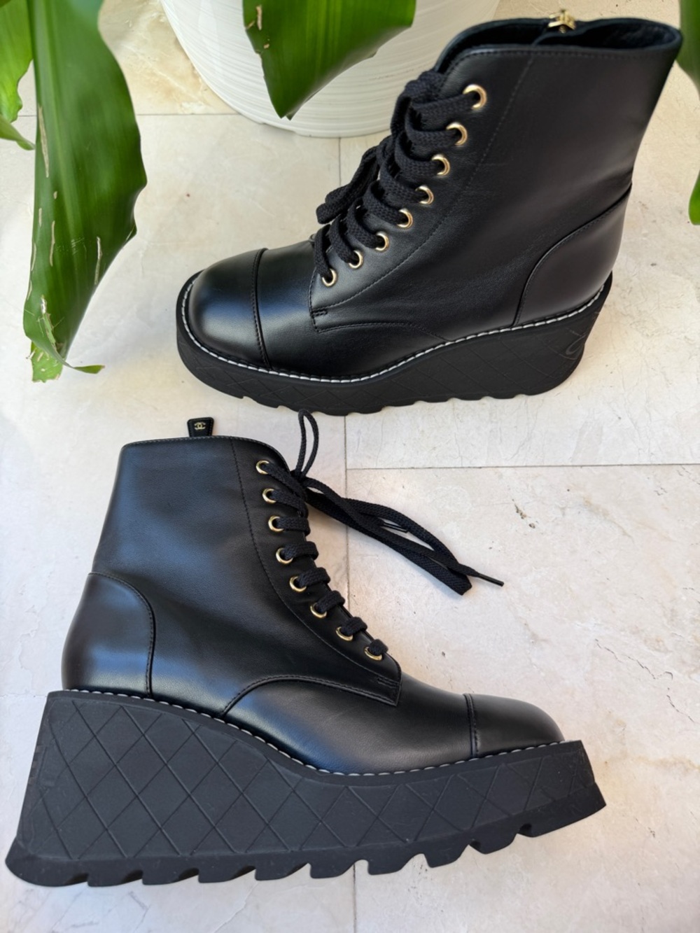 Chanel 2024 Interlocking CC Logo Combat Wedge Lambskin Lace Up Ankle Boots 36.5 - Picture 11 of 16
